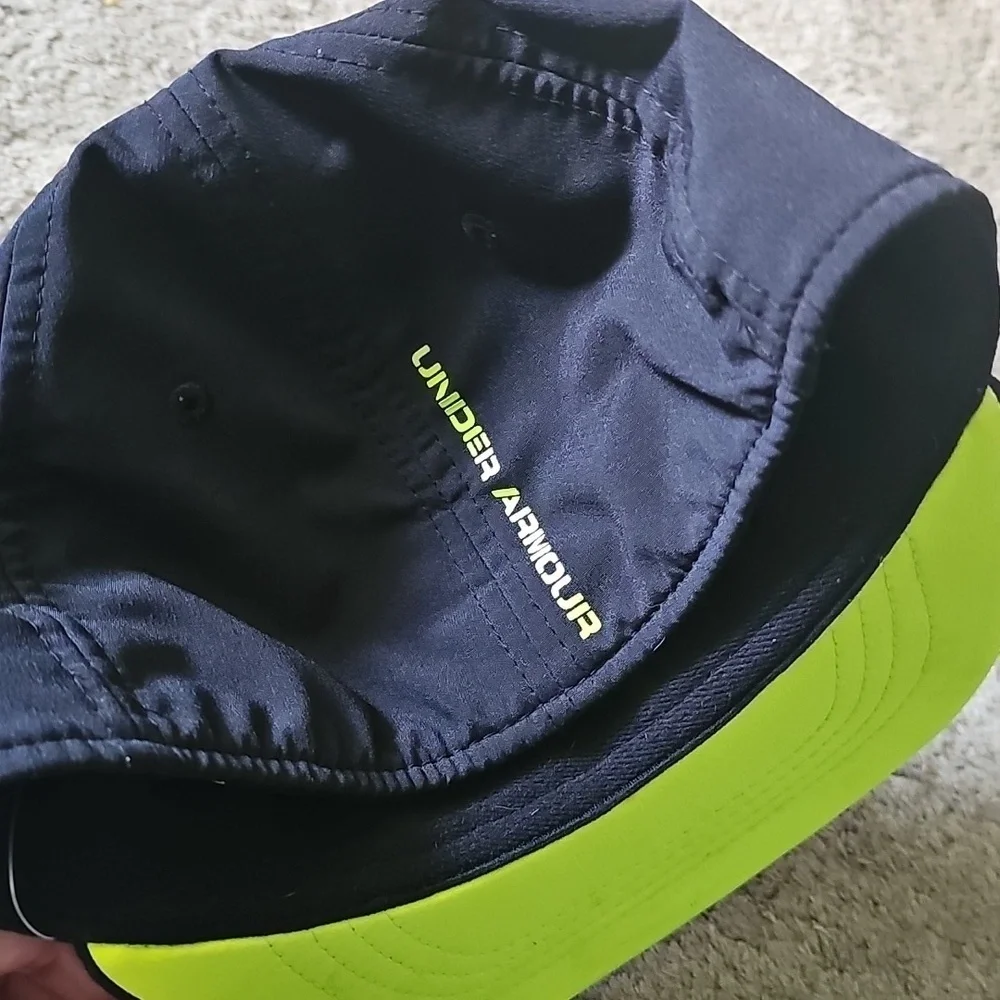 Under Armour sleek black